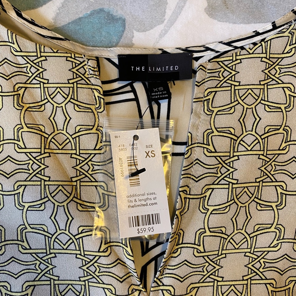 Patterned Blouse - Picture 5 of 5